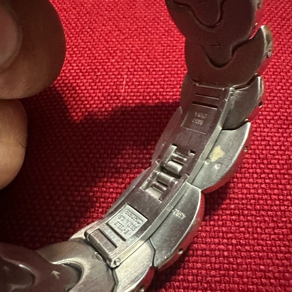 SEIKO SPORTS 100 excellent condition working nothing wrong - Picture 3 of 9